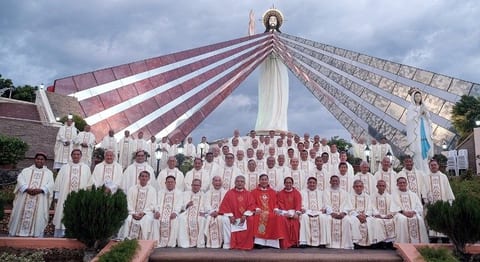Filipino Bishops Call for Digital Media Fast This Lent 2026