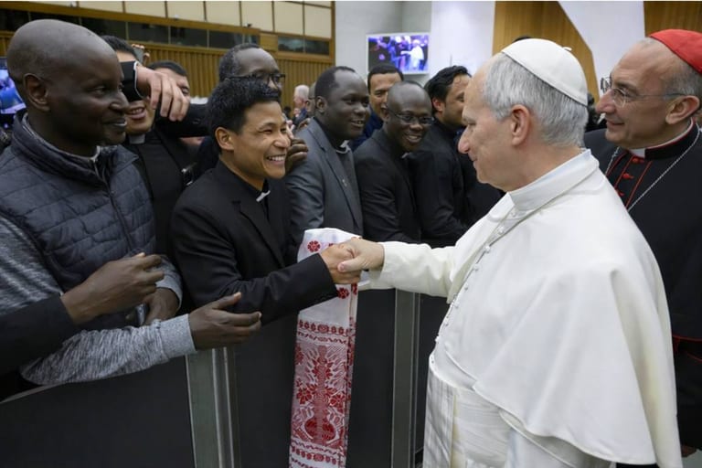 Guwahati Priest Meets Pope Leo XIV, Presents Assamese Fulam Gamosa at General Audience